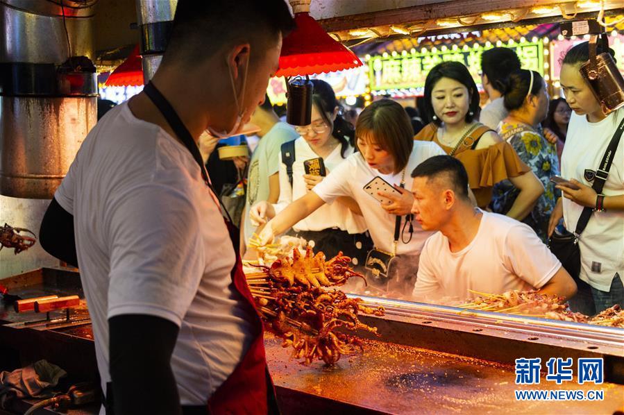 哈尔滨：一路美食，夜市点亮夜生活