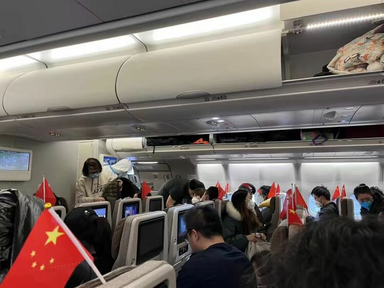 (转载)“感谢祖国!” 西工大公派留乌学生顺利回国