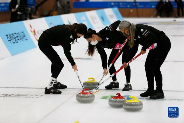 中韩冰壶友谊交流赛在韩举行