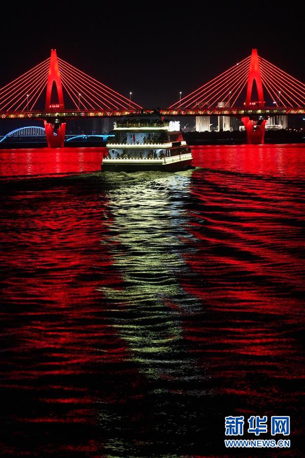 江西南昌:清爽夏夜游 江西南昌:清爽夏夜游