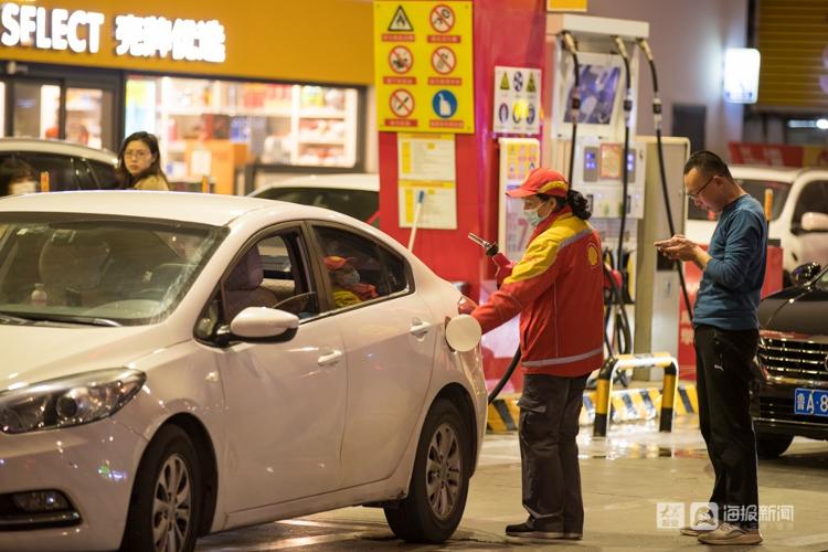 成品油价年内“五连涨” 济南92号汽油突破8元大关