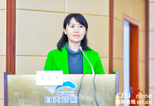 图片默认标题_fororder_高新区党工委副书记、管委会主任单鑫作报告（摄影-廖志全）