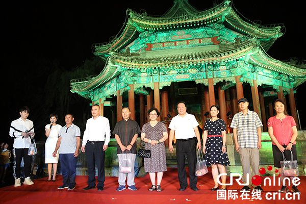 【杨宾】七夕佳节 北京平谷大桃颐和园里登“鹊桥” 【杨宾】七夕佳节 北京平谷大桃颐和园里登“鹊桥”