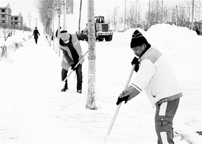 双鸭山市上下闻雪而动 全力保生产保畅通