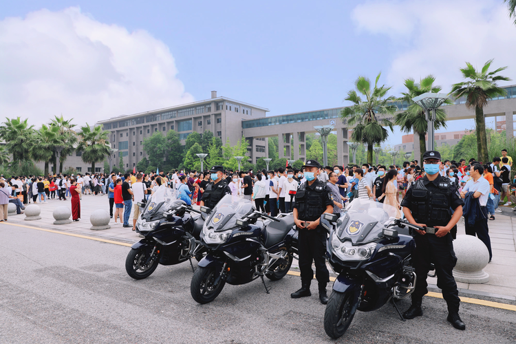 【有修改】【加急】【A】护航2020年高考 重庆警方出动3.5万人次警力