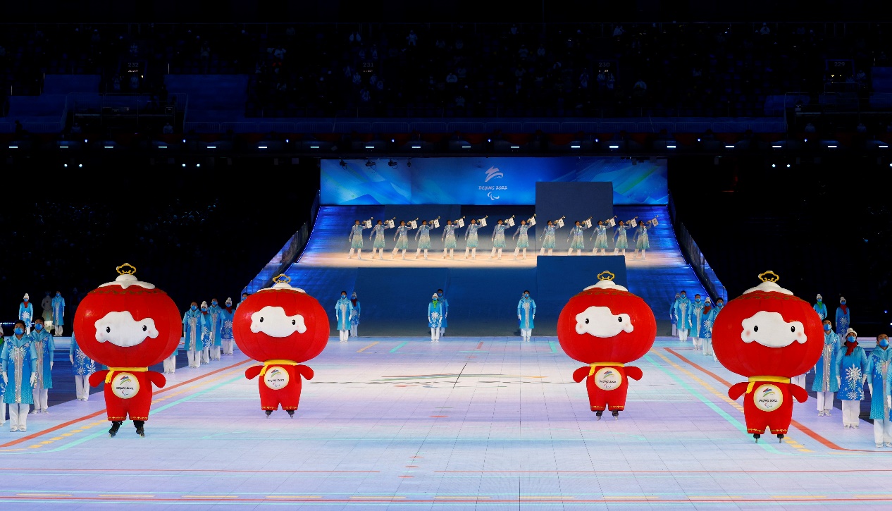 Paralimpik Oyunlar’ın maskotu Xue Rong Rong’un genç tasarımcısıyla tanışın!_fororder_Jiang Yufan2