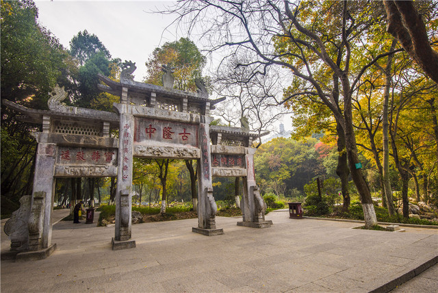 隆中风景区系国家4a级旅游景区,位于湖北襄阳市内,距今已有1800年历史