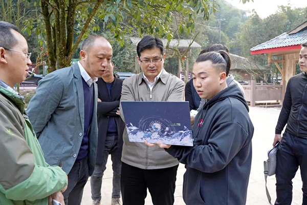雅安市雨城区委副书记、区长陈建伟调研红豆相思谷景区打造提升工作_fororder_魏丹妮摄1
