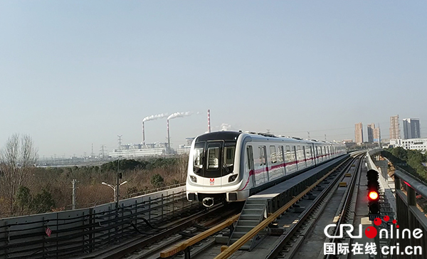 图片默认标题_fororder_列车驶入车站-中国水电七局供图