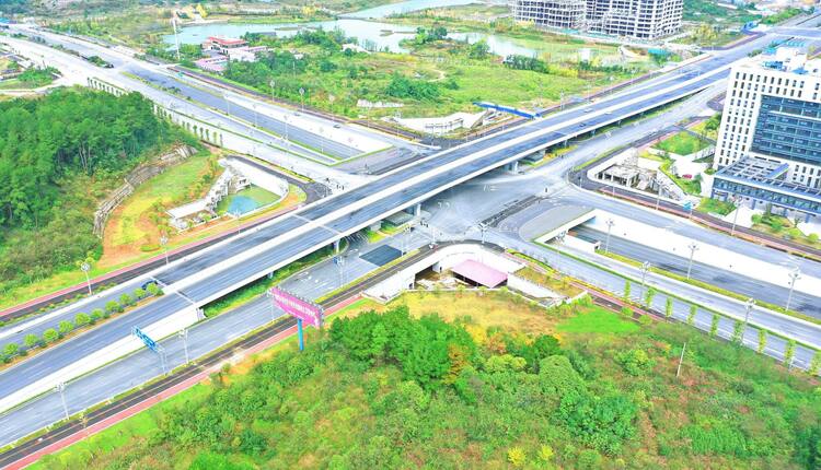 贵州省用心打造高颜值高品质的高速公路