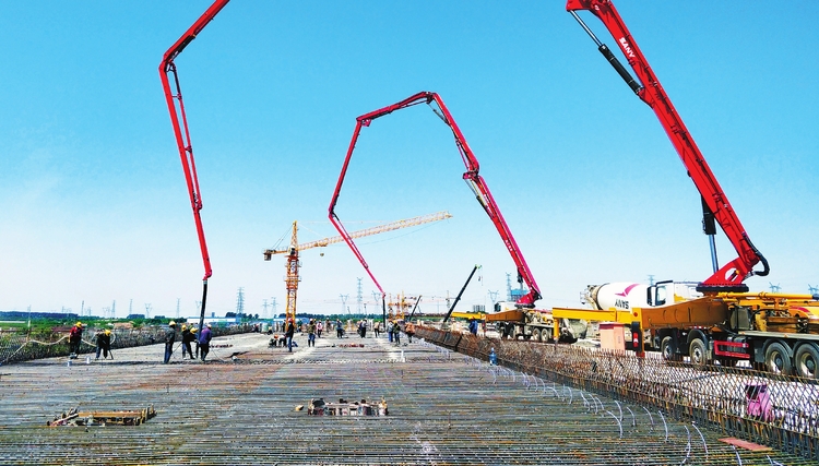 长春新区兴福大路工程项目最后一联箱梁顺利完成浇筑