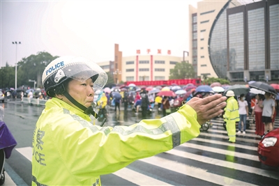 （带图）江苏省五市同日拉开中考帷幕