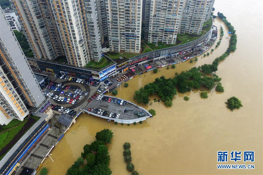 广西柳州市区柳江水位超警戒水位 沿江低洼地带被淹