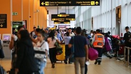 秘鲁首都机场计划在本月15日重新开放 恢复国内航班