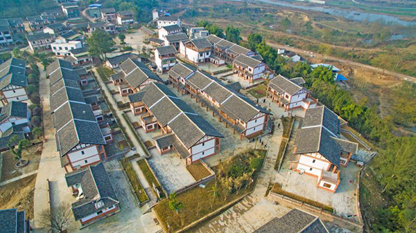 图片默认标题_fororder_元宝山村的美丽新村--供图--高坪区江陵镇人民政府