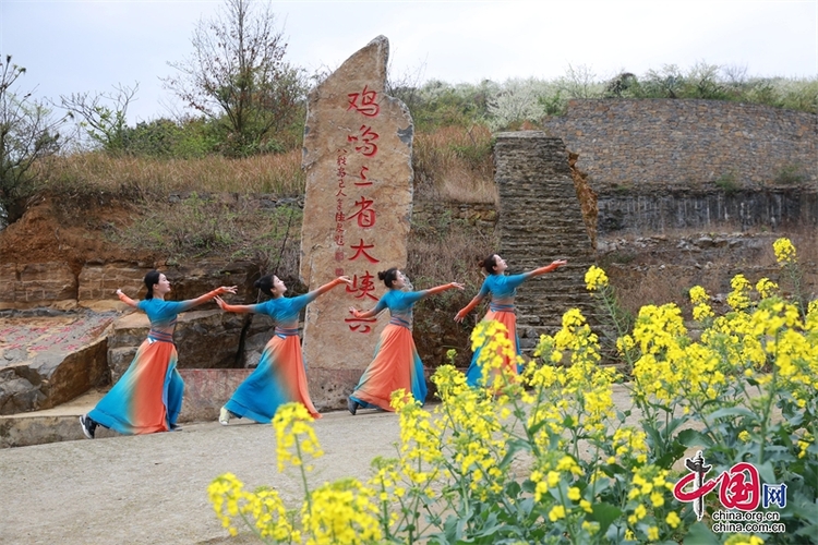 （转载）泸州叙永：乌蒙花海万亩盛放 果农看到丰收希望