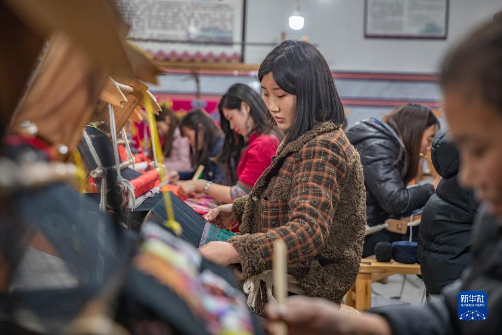 重庆黔江:西兰卡普非遗工坊助力乡村振兴 重庆黔江:西兰卡普非遗工坊助力乡村振兴