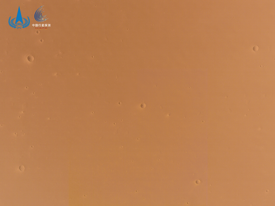 天问一号传回火星巡视区高分辨率影像