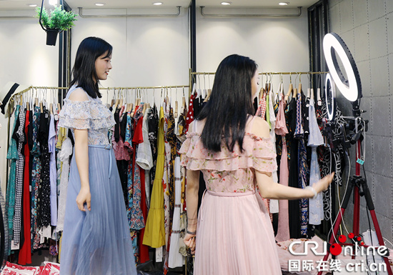 Yupai Costume Association: create Chongqing's fashion business card