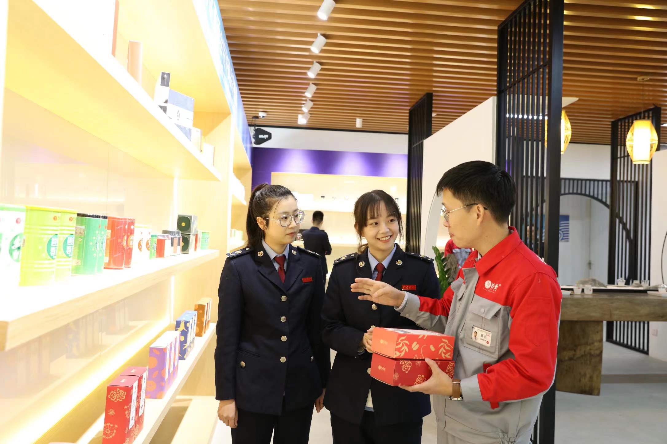 杭州桐庐:税惠落地沃润茶企成长 杭州桐庐:税惠落地沃润茶企成长_fororder_微信图片_202203240914401