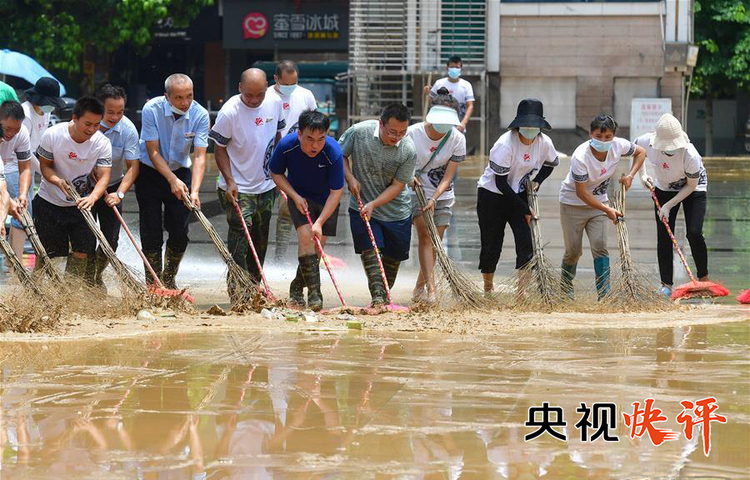 【央视快评】压实责任 勇于担当 深入一线 靠前指挥