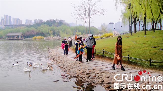 Xi'an: Qujiang Pool Embraces Spring and Welcomes Visitors_fororder_21