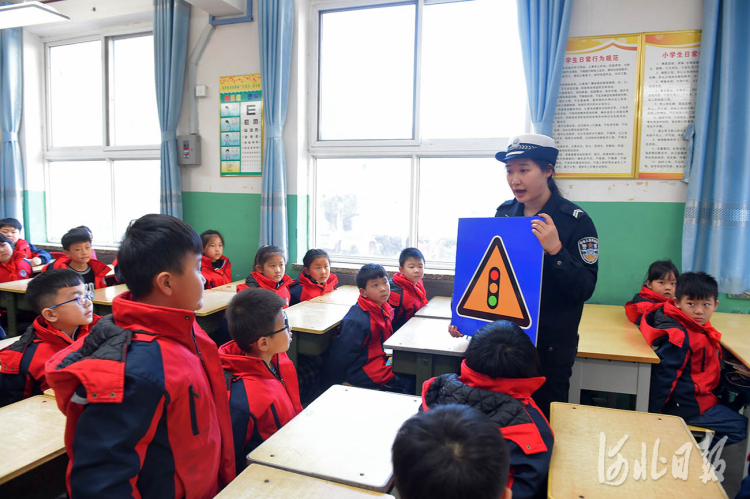 河北文安：交通安全教育进校园
