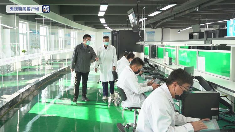 换装中国“芯” 10万台北斗农机装备项目在黑龙江正式投产