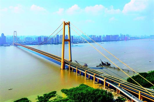 杨泗港长江大桥进入最后施工