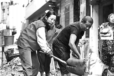 浙江争分夺秒救援受灾“孤岛”