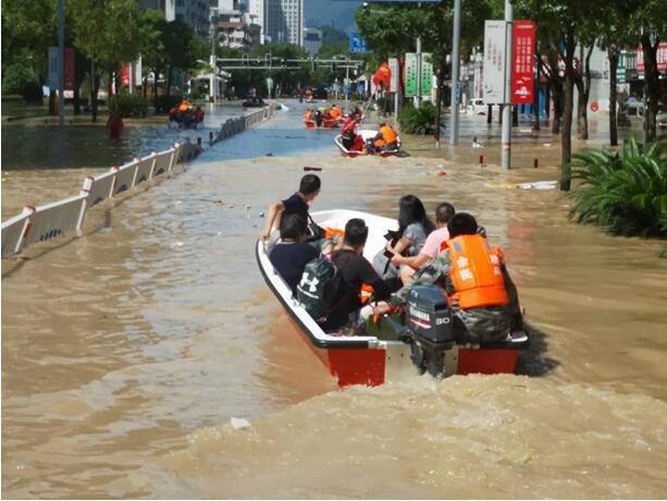 迎战“利奇马” 他们逆风而行