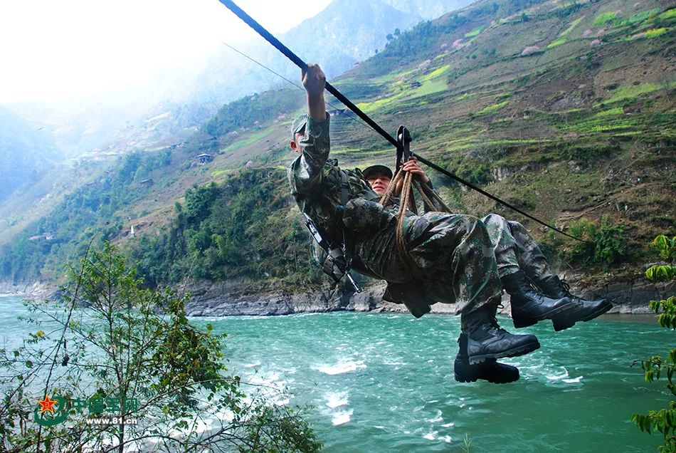 有一种逆行，叫中国军人！