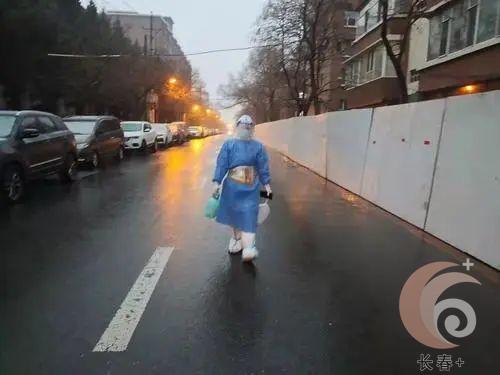 长春市南关区：日行三万步 社区工作者用脚走实抗疫路