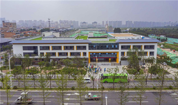 西安曲江新区：坚持教育优先发展 强力推动校园建设