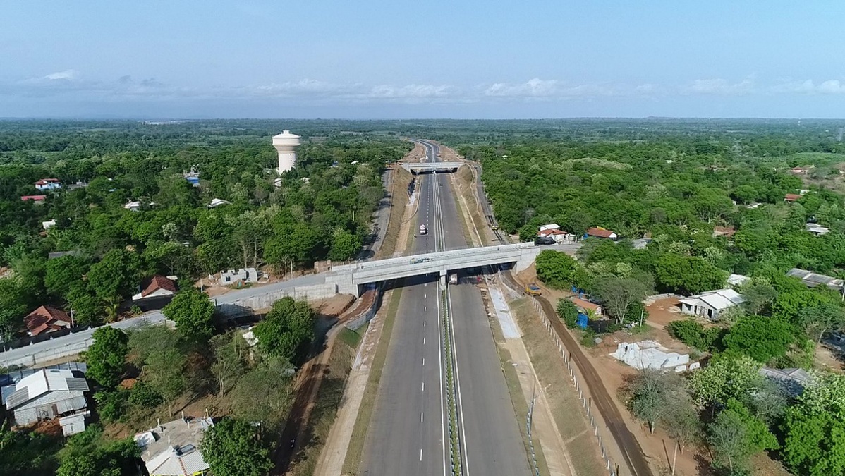 斯里兰卡南部高速延长线项目第三标段率先交工
