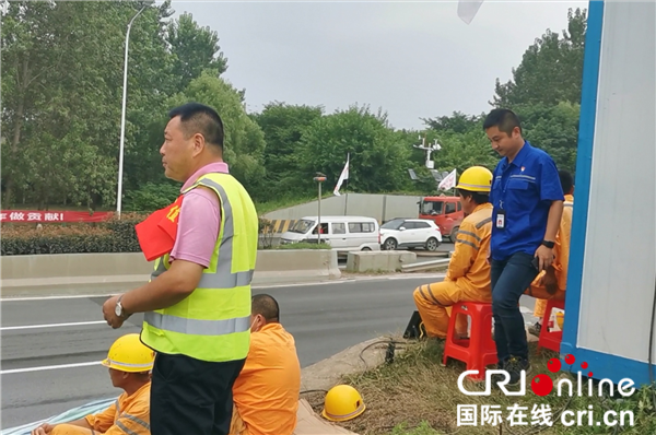 【A】【视频单独送审】乘风破浪战大汛丨巡堤查险、闸口值守 武汉江岸区谌家矶防汛人枕戈待旦