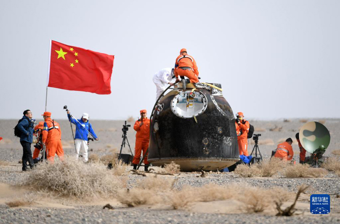 យានអវកាសផ្ទុកមនុស្ស Shenzhou-13 បានចុះចតដោយជោគជ័យ_fororder_着陆1