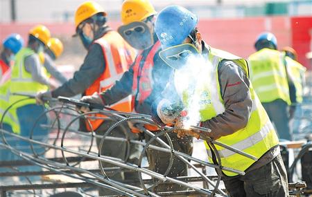 【要闻+财经图文列表】甘肃省多地加快推进项目建设