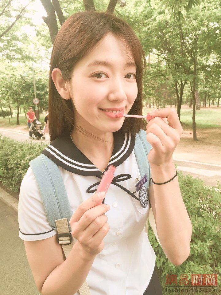 朴信惠新剧开播 26岁朴信惠仍演学生妹显老