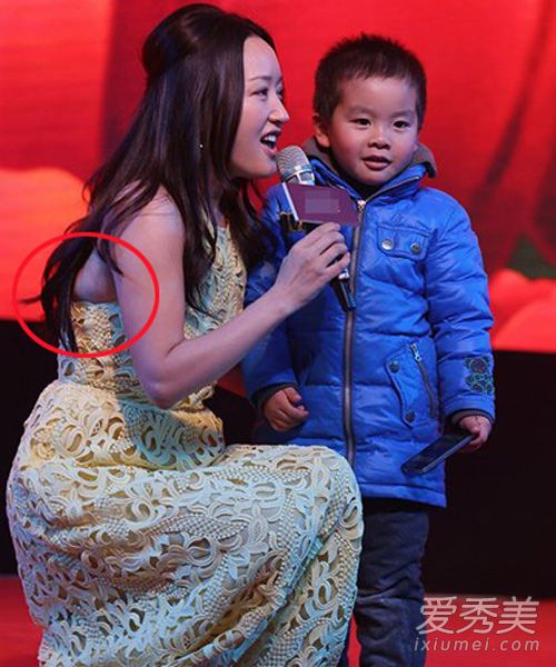 副乳+麒麟臂+水桶腰 女星赘肉四溢尴尬瞬间盘点