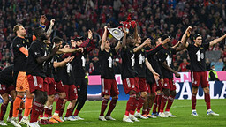 10连冠！拜仁垄断德甲 刷新五大联赛最长连冠纪录