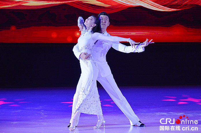第二届广西国际标准舞世界公开赛举办 数千名“舞林高手”同台竞技