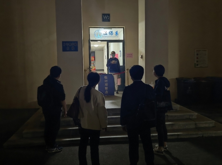 【自述】26岁上海高校女教师:为了保护患病学生,我成了全校最孤独的人