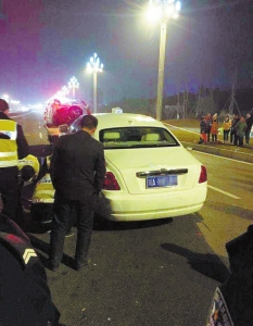 劳斯莱斯撞死路人 爷孙俩当场身亡