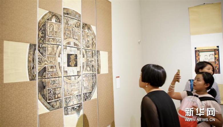 “雪域祥云——西藏布面重彩画展”在京开幕