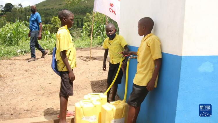 通讯：“千丘之国”里的“生命泉”——记中国援助为卢旺达百姓解决用水难