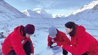 兰大师生参加珠峰极高海拔地区综合科学考察研究 “世界屋脊”上的别样青年节