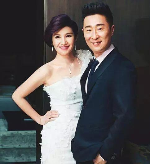 颜值落差最大明星夫妻，成龙第八，孙红雷第七，第一……