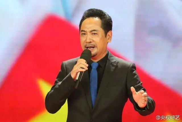 组图：周涛董卿再合体主持七一晚会