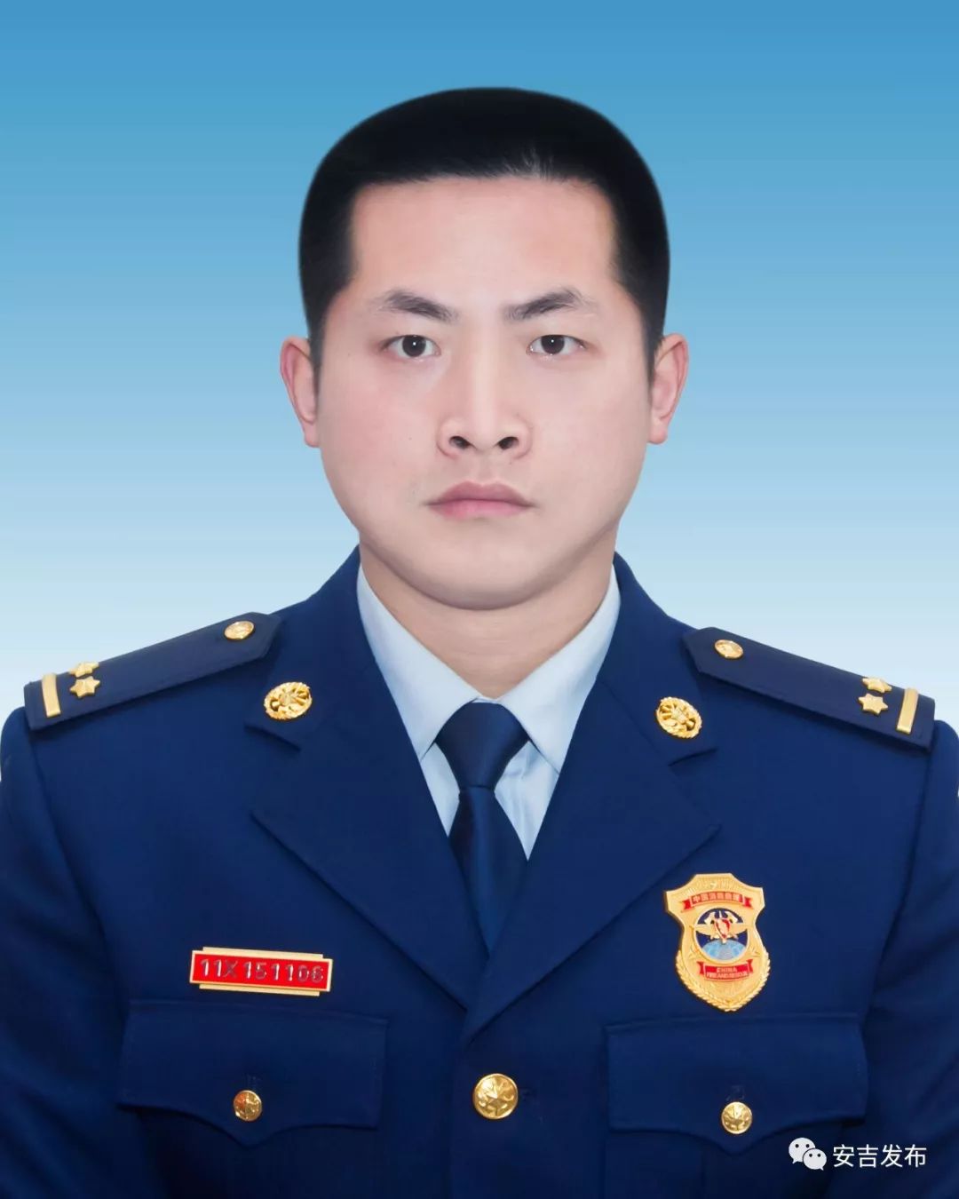 “兄弟，我们带你回家！”